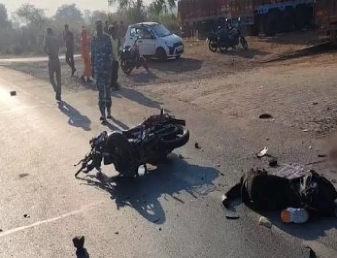 होली मनाने गांव लौट रहे भाई-बहन को तेज रफ्तार पिकअप ने कुचला, एक की मौत