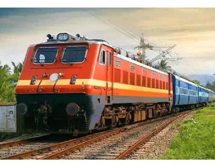 शादी और छुट्टियों के बीच रेलवे का बड़ा झटका! मार्च से मई तक कई ट्रेनें रद्द, यात्रियों की बढ़ेगी परेशानी…