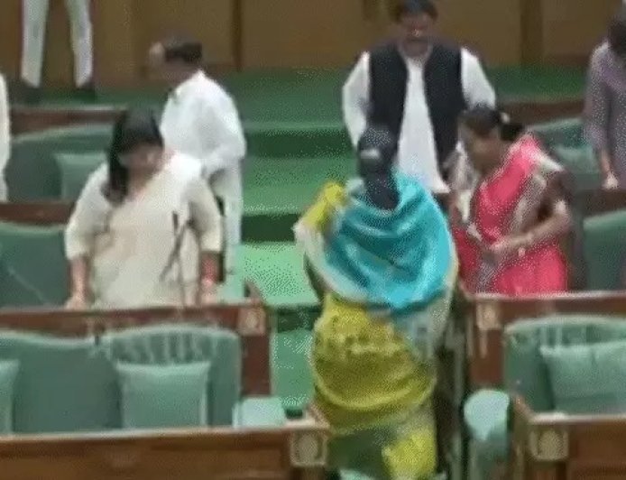 ‘मुसवा’ विवाद पर विधानसभा में जोरदार हंगामा, 30 विधायक निलंबित; अतिक्रमण मुद्दे पर विपक्ष का वॉकआउट