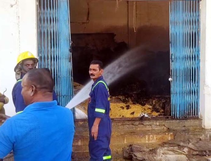 उतई की राइस मिल में भीषण आग, 5 घंटे की मशक्कत के बाद पाया काबू