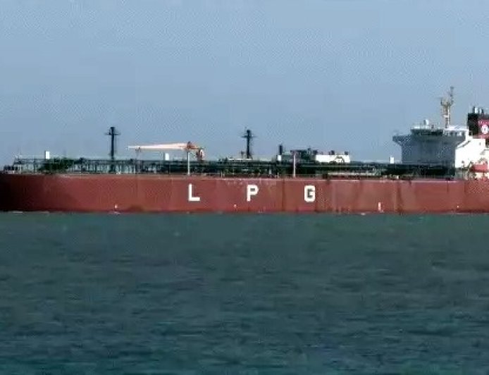 जंग के साए में भारत को राहत: कतर से LPG लेकर मुंद्रा पहुंचा पहला जहाज