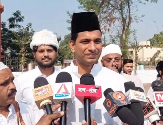 दुर्ग में ईद की रौनक: नमाज के बाद गले मिलकर दी मुबारकबाद, भाईचारे का दिखा अनोखा रंग