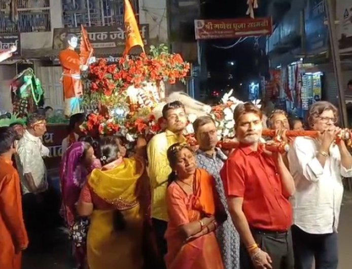 दुर्ग में भक्ति की गूंज: माँ दुर्गा की भव्य पालकी यात्रा में उमड़ा जनसैलाब