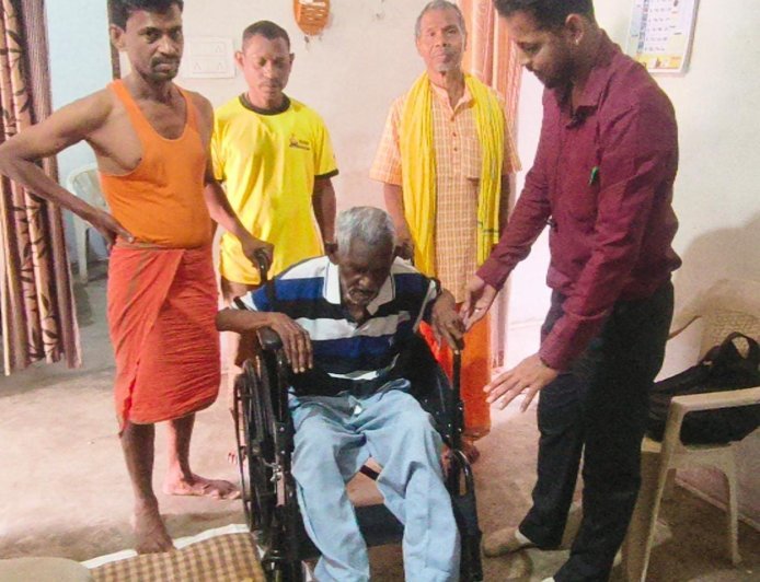 जरूरतमंदों की मदद के लिए 24×7 हेल्पलाइन: शपथ फाउंडेशन बना दिव्यांगजनों का सहारा