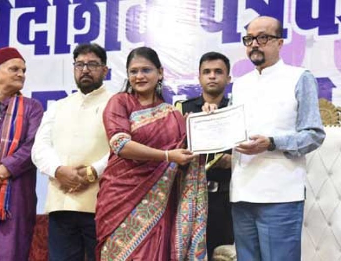 लोकतंत्र के चौथे स्तम्भ को और अधिक सुदृढ़, विश्वसनीय और जनोन्मुखी बनाएं- राज्यपाल श्री डेका