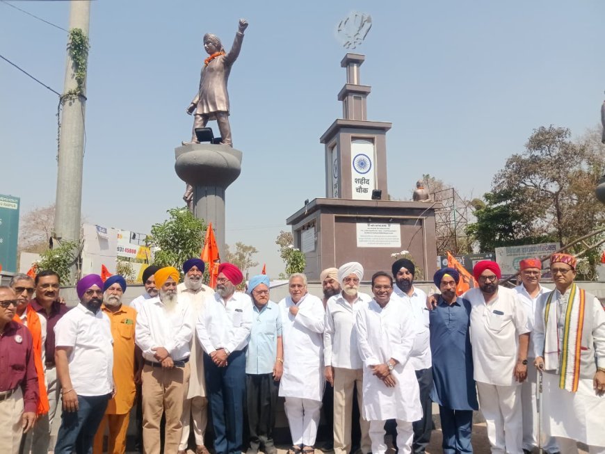 शहीद दिवस पर दुर्ग के शहीद चौक में आयोजित कार्यक्रम में शामिल हुए अरुण वोरा, वीर सपूतों को दी श्रद्धांजलि*