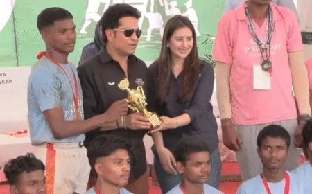 दंतेवाड़ा पहुंचे सचिन तेंदुलकर: बस्तर के बच्चों में देखी ‘हीरे’ जैसी प्रतिभा