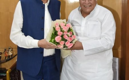 दुर्ग के विकास मुद्दों को लेकर अरुण वोरा सक्रिय, रमन सिंह और राज्यपाल डेका से की मुलाकात