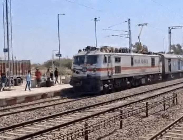 रेल यात्रियों को राहत: बिलासपुर जोन की 14 ट्रेनें बहाल, हसदेव एक्सप्रेस फिर चलेगी एक्सप्रेस रूप में