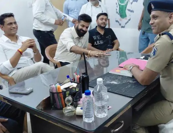 MMS विवाद में तेज़ हुई जांच: विधायक देवेंद्र यादव ने थाने में दिया फोटो-वीडियो सैंपल