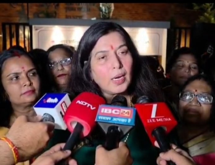 महिला आरक्षण विधेयक पर सियासत तेज, दुर्ग में बीजेपी का विपक्ष के खिलाफ प्रदर्शन