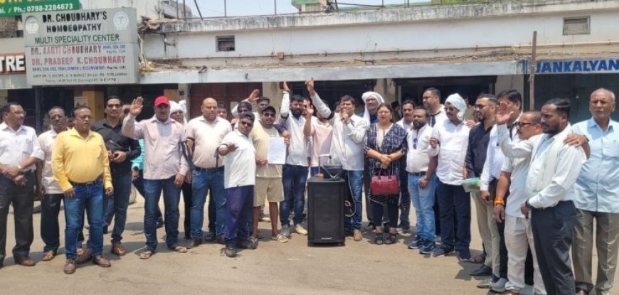 भिलाई सेक्टर-6 में शराब दुकान के खिलाफ जनआक्रोश: काली पट्टी बांधकर किया प्रदर्शन