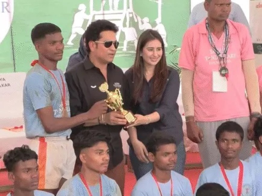 दंतेवाड़ा पहुंचे सचिन तेंदुलकर: बस्तर के बच्चों में देखी ‘हीरे’ जैसी प्रतिभा