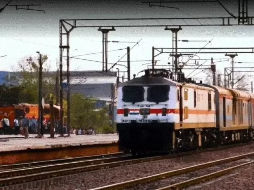 छुट्टियों में सफर आसान, बिलासपुर जोन से 18 विशेष ट्रेनें संचालित