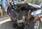 रेड सिग्नल तोड़ मौत बनकर दौड़ी कार, दो की मौत, युवक ICU में भर्ती