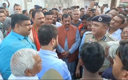 कुम्हारी में सिलेंडर ब्लास्ट से भीषण हादसा, एक ही परिवार के चार लोगों की दर्दनाक मौत, सूचना मिलते ही मौके पर पहुंची पुलिस और फायर ब्रिगेड की टीम