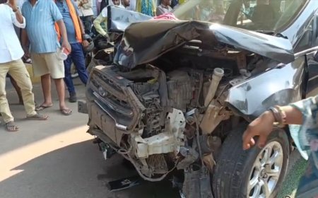 रेड सिग्नल तोड़ मौत बनकर दौड़ी कार, दो की मौत, युवक ICU में भर्ती