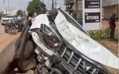 भिलाई में रॉन्ग साइड बनी हादसे की वजह: ईद गीहा चौक पर दो कारों की भीषण टक्कर