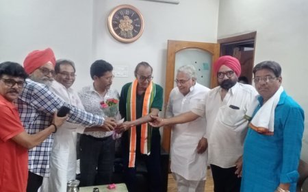 वरिष्ठ कांग्रेस नेता मदन जैन के जन्मदिन पर जुटे कांग्रेसजन, अरुण वोरा ने दी शुभकामनाएं
