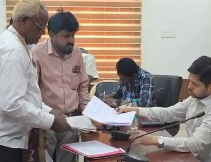 आपराधिक जानकारी छुपाना पड़ा भारी, समोदा सरपंच अरुण गौतम बर्खास्त