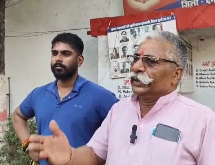 टोल प्लाजा पर संदिग्ध कार को रोकने में आरक्षक घायल, चार युवक-युवतियों से पूछताछ जारी