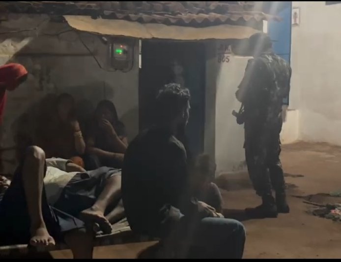 दुर्ग में दिव्यांग महिला की हत्या से सनसनी: चौकी से 100 मीटर दूर मिला शव, बेटे पर शक