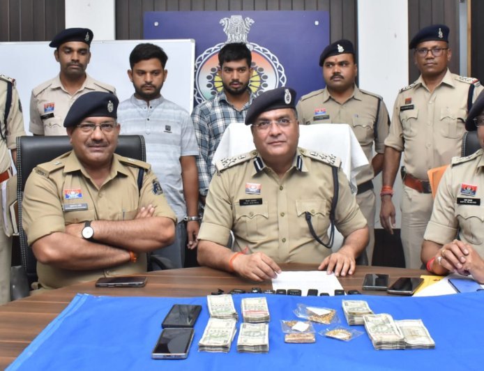 अंतरराज्यीय चोर गिरोह का भंडाफोड़, 63 लाख से अधिक का सोना-नकदी बरामद