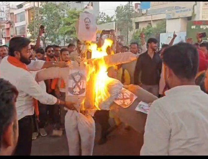 राहुल गांधी की टिप्पणी पर भड़की भाजपा, सुपेला चौक पर फूंका पुतला