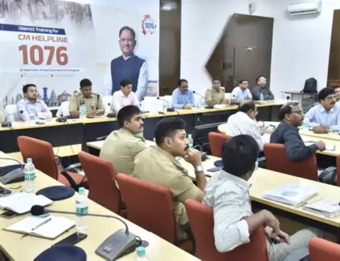 अब जनता की शिकायत सीधे पहुंचेगी सीएम तक, बस्तर में 1076 हेल्पलाइन की तैयारी तेज