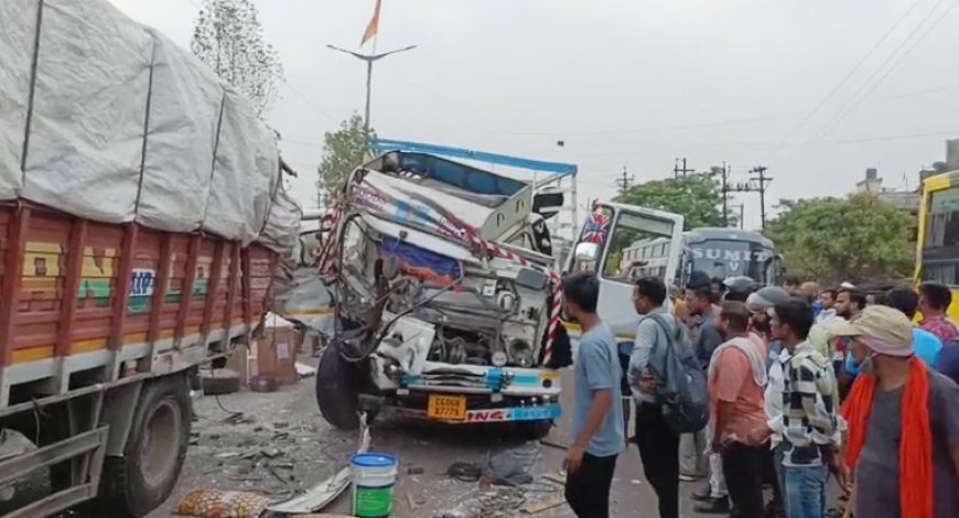 NH-53 पर भीषण हादसा, दो ट्रकों की टक्कर में ड्राइवर की मौत