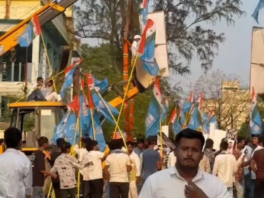 छात्रसंघ चुनाव की मांग पर उग्र हुआ NSUI आंदोलन: CM हाउस कूच के दौरान टूटी बैरिकेडिंग