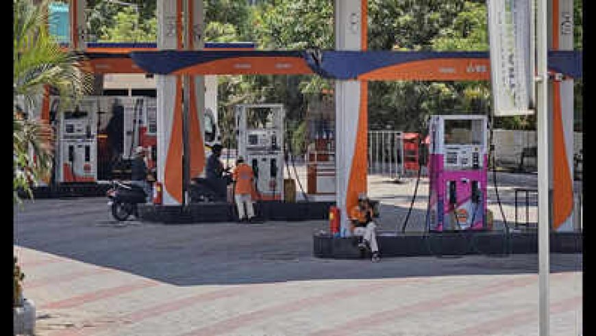 पेट्रोल की मारामारी से मिली राहत, पम्पों पर छटने लगी भीड़, ड्रम में भरकर ले जाने वालों पर नहीं हुई कार्रवाई