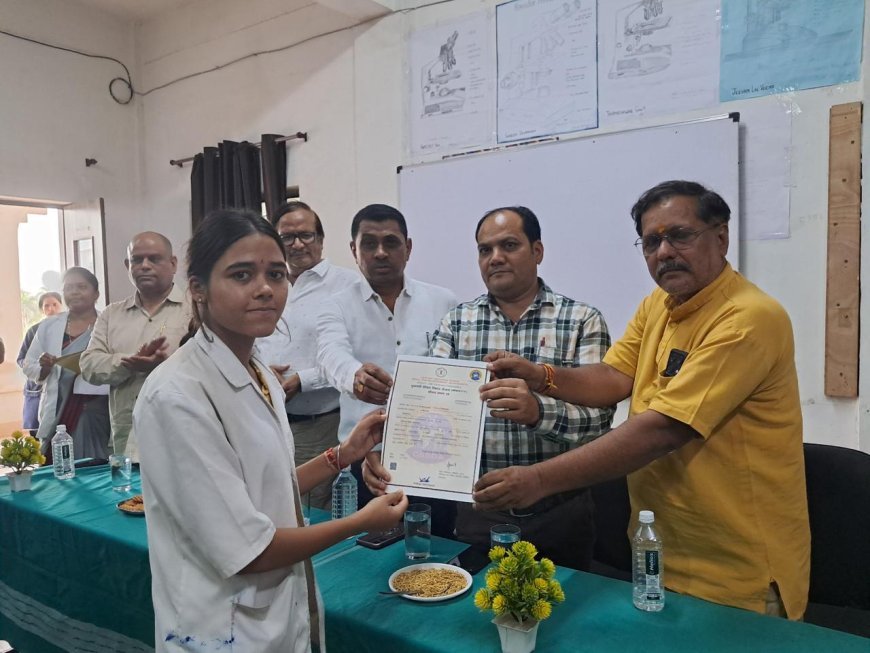 मुख्यमंत्री कौशल विकास योजना के विद्यार्थियों को मिला सफलता का प्रमाणपत्र, एस.आर हॉस्पिटल ने किया सम्मान समारोह आयोजित
