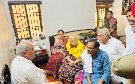 दुर्ग में भूपेश बघेल का वोरा निवास आगमन, अरुण वोरा के साथ संगठन और जनहित के मुद्दों पर मंथन
