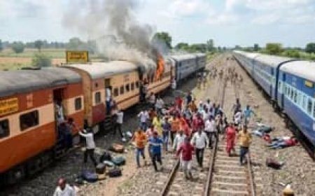 आग की अफवाह बनी जानलेवा, चलती ट्रेन से कूदे यात्री दूसरी ट्रेन की चपेट में आए