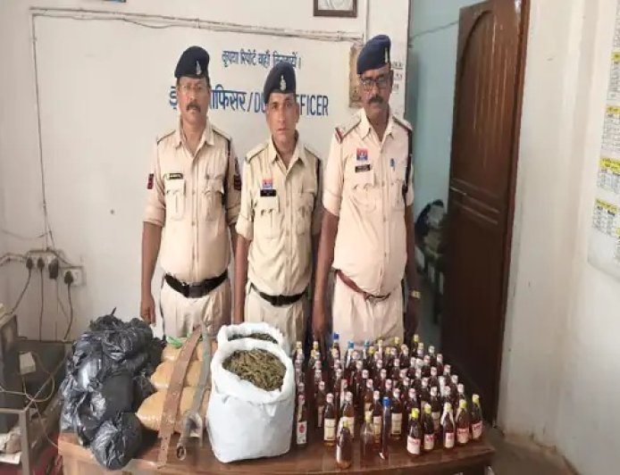 नशे के नेटवर्क पर पुलिस का शिकंजा, 12 किलो गांजा और 62 पौआ शराब जब्त