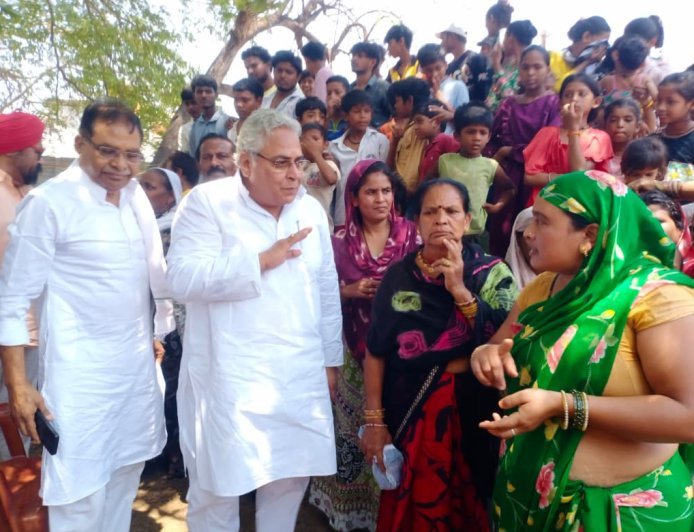 गैलेक्सी हाइट्स में बेदखली की आशंका से हड़कंप, रहवासियों के समर्थन में पहुंचे अरुण वोरा
