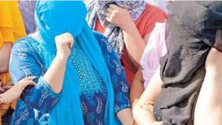 जलाराम लॉज से आ रही थी लड़कियों की आवाजें, आधी रात दुर्ग पुलिस ने मारा छापा, देह व्यापार का खुलासा