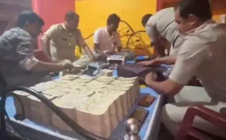 बंगाल में करोड़ों का कैश और सोना बरामद, आरोपी गिरफ्तार