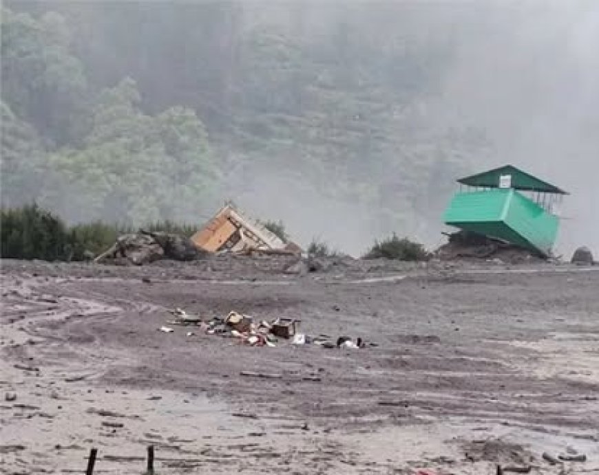 पहलगाम में बादल फटा, उत्तराखंड में भूस्खलन; देश के 70% हिस्से में कमजोर पड़ा मानसून