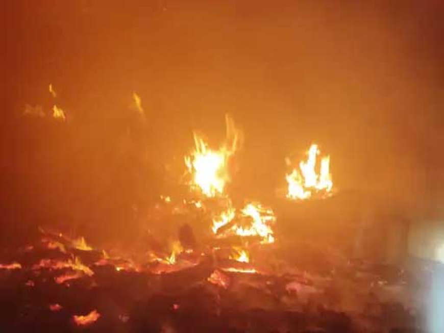 अछोटी में मकान धू-धूकर जला: साढ़े चार घंटे की मशक्कत के बाद दमकल ने आग पर पाया काबू