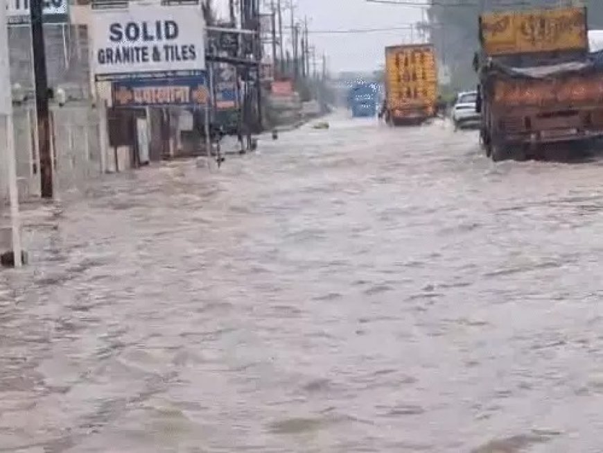 लगातार बारिश से छत्तीसगढ़ बेहाल: रायपुर में जलभराव, गरियाबंद में अधेड़ बहा, सक्ती में युवक का शव मिला