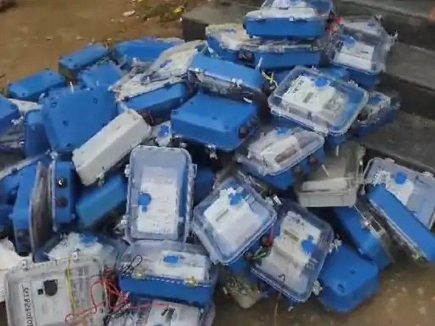 स्मार्ट मीटर पर बढ़ा बवाल, बढ़े बिजली बिलों के विरोध में उपभोक्ताओं का प्रदर्शन