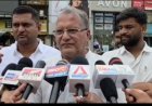 आकाशगंगा अंडरब्रिज के पास बैरिकेडिंग पर भड़के व्यापारी, सड़क पर किया प्रदर्शन