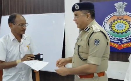 दुर्ग पुलिस ने लौटाई मुस्कान, 200 गुम मोबाइल खोजकर 60 लाख की संपत्ति सौंपी
