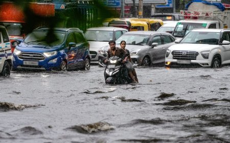 भारी बारिश से दिल्ली-NCR बेहाल, 25 उड़ानें रद्द; MP-UP में बाढ़ जैसे हालात
