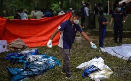 नेपाल में बाढ़ ने छोड़े मौत के निशान, पहचान से बाहर शवों को मिल रही कब्र