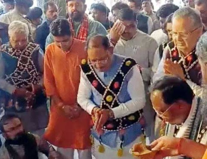 हरेली तिहार पर मुख्यमंत्री निवास में सजी छत्तीसगढ़ी परंपरा की रंगत