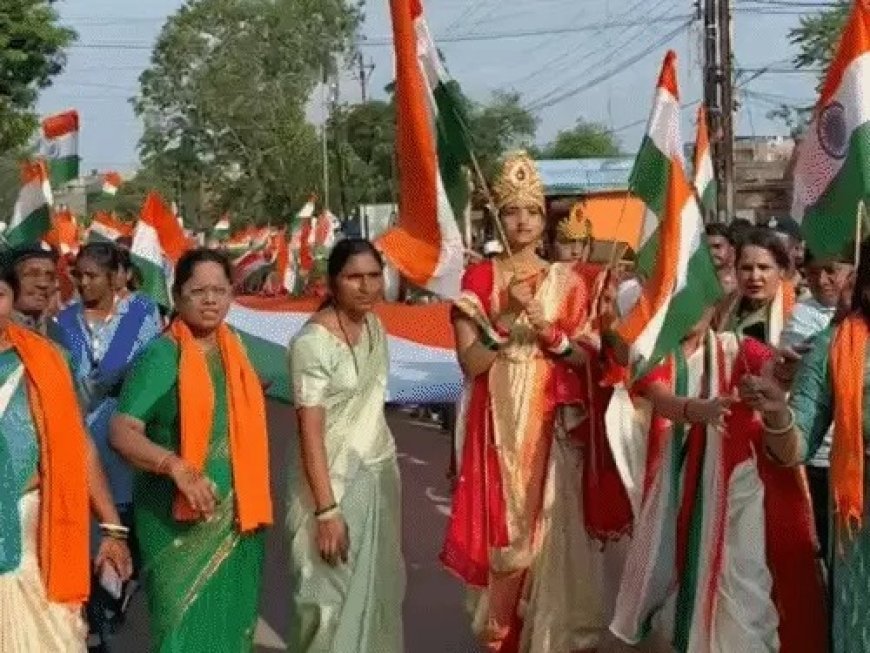 बिलासपुर में मातृ शक्ति के नेतृत्व में निकली भव्य तिरंगा यात्रा