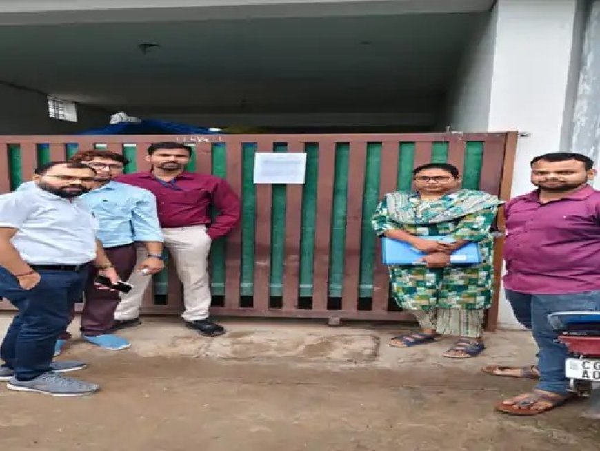 गंदगी के बीच बन रही थी बर्फी, श्रीराम स्वीट्स पर कार्रवाई; 15 किलो मिठाई नष्ट